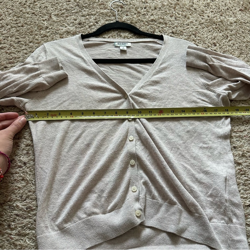 Old Navy women's beige V-neck button-front cardigan 3/4 sleeves Size Medium - Picture 6 of 6